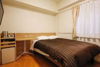 غرفة بسرير نصف مزدوج وسرير كينج للمدخنين، Hotel Sunlife 1/1