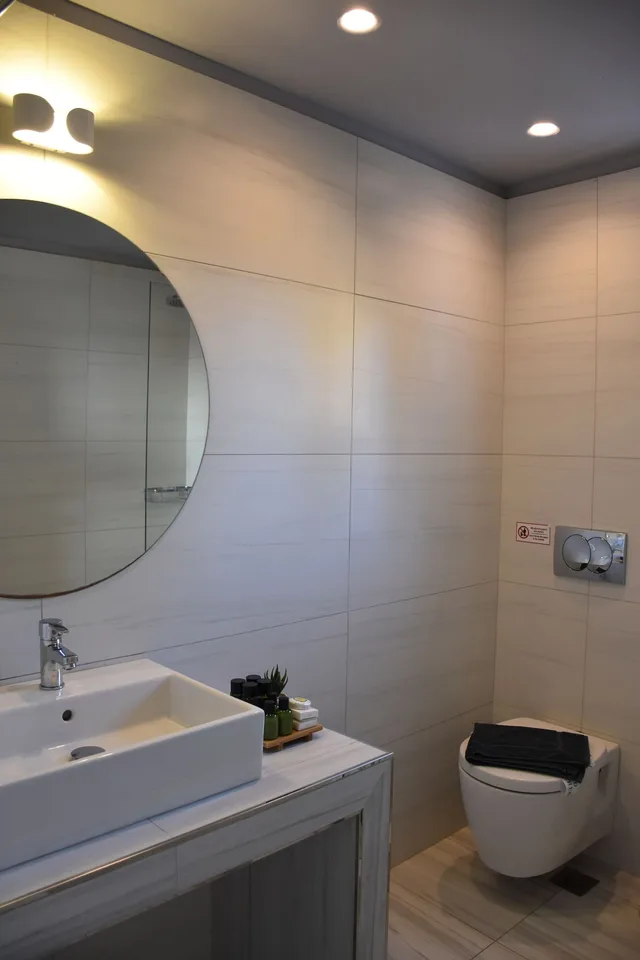جناح سوبيريور بسرير كوين مع أريكة بجاكوزي، DE NAXIA SUITES 4/4