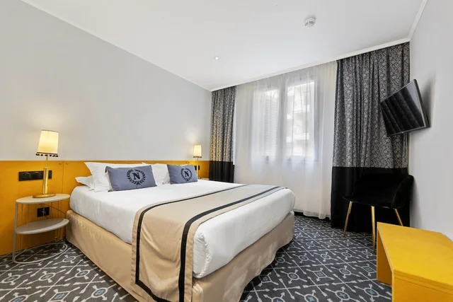 غرفة بسرير كوين، Hotel Napoleon Ajaccio 2/10