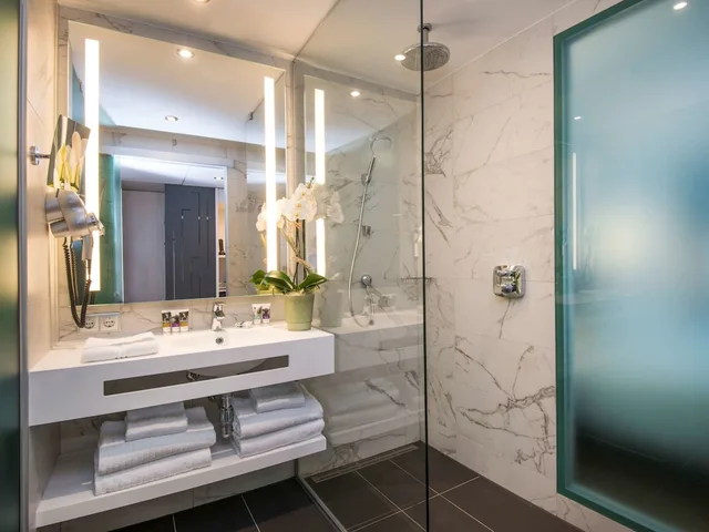 غرفة سوبيريور بسرير كوين مع أريكة، Mercure Ajaccio Centre 5/8