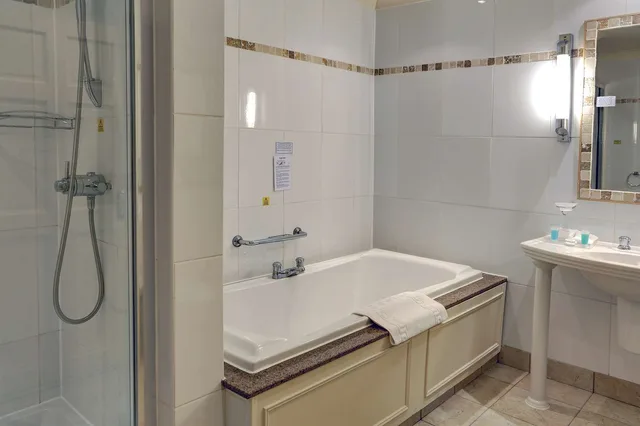 غرفة تنفيذية بسرير كينج، Frodsham Forest Hills Hotel 1/1