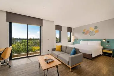 جناح بشرفة، HIIVE by Fusion Binh Duong New City 1/1