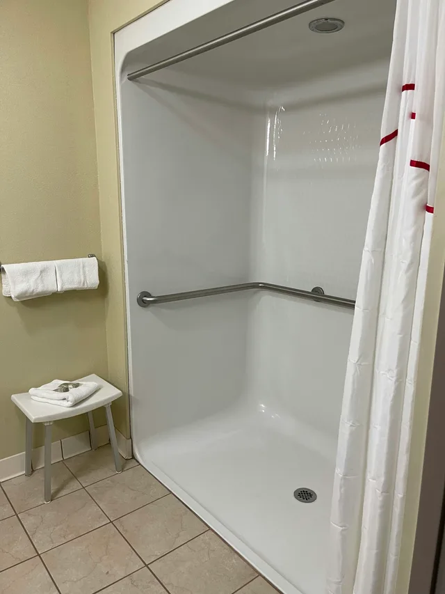 غرفة ديلوكس بسرير كينج لذوي الإعاقة، Red Roof Inn Baltimore South Glen Burnie 7/7