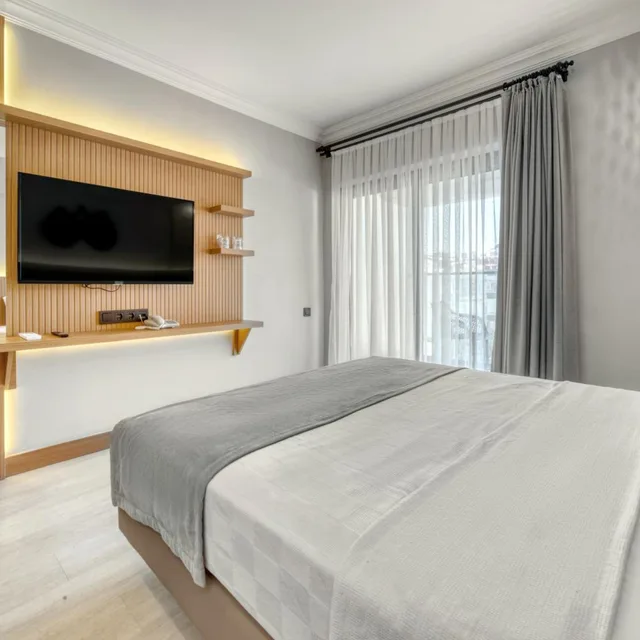 غرفة كلاسيكية مفردة بشرفة، Hildegard Hotel 4/12
