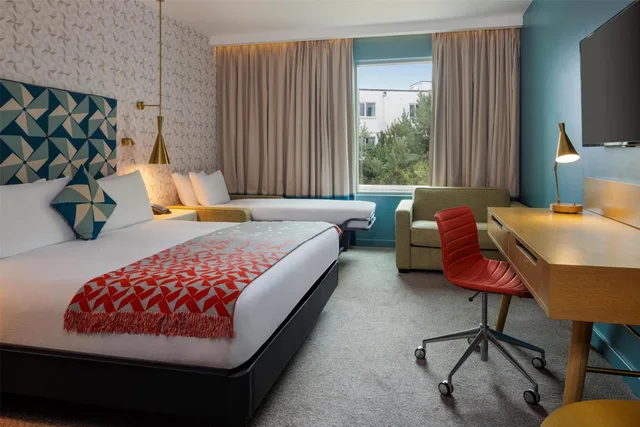 غرفة متصلة عائلية بسرير كينج وسريرين منفصلين، Hilton Bournemouth 3/10