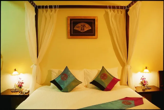 غرفة ديلوكس بسرير مزدوج بشرفة، The Old Phuket Karon Beach Resort 2/10