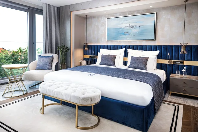 Princess, Suite, King Bed, City View, Sofa، The Maestro Hotel 1/3