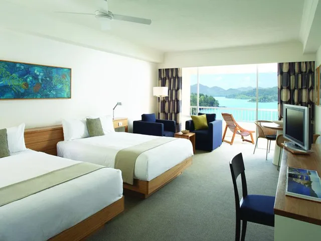 Room, Double Bed, Sea View, Hamilton Island Reef View Hotel 1/1