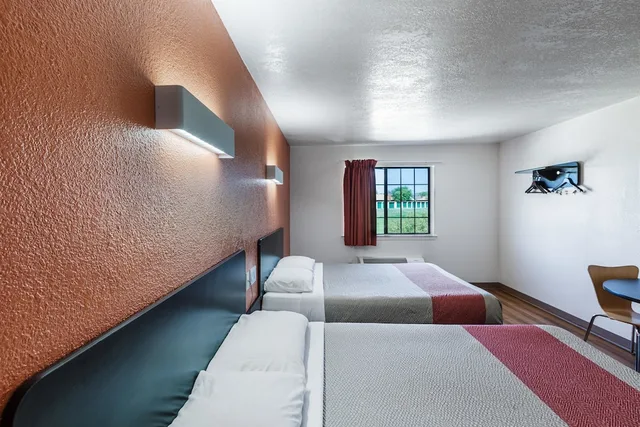 غرفة قياسية بسريرين كوين، Motel6 Bedford, TX - Fort Worth 4/7