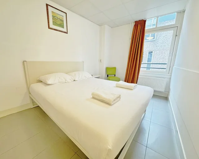 Comfort, Queen Bed, Private Bathroom, Hotel Jimmy 1/5
