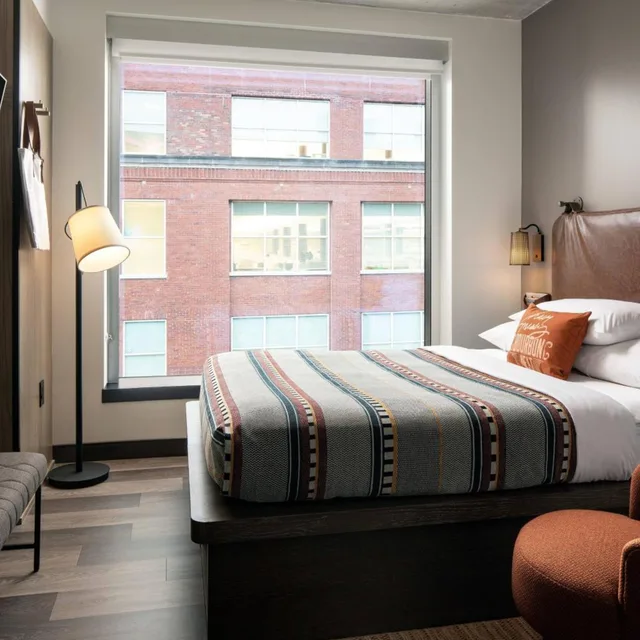 غرفة بسرير كوين، Moxy Louisville Downtown 1/15