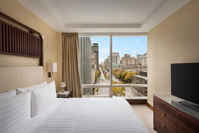 Shangri La, Suite، Shangri-La Toronto 1/2