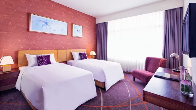 Deluxe, Twin Beds, City View, Executive Level، Grand Mercure Danang 2/8