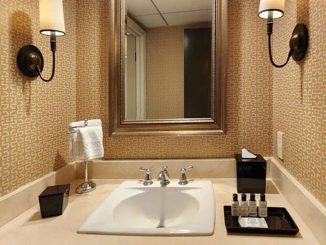 Deluxe, Queen Bed, City View, The Los Angeles Athletic Club 5/5