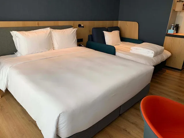 غرفة بسرير كينج مع أريكة، Holiday Inn Express Chiayi 2/3