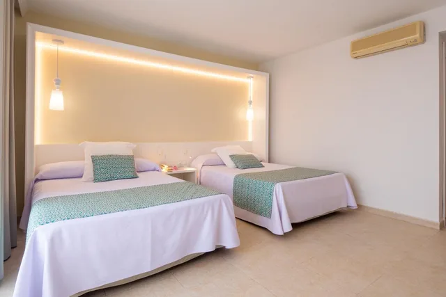Economy, Family, Balcony or Terrace، Gran Hotel Peniscola 1/2