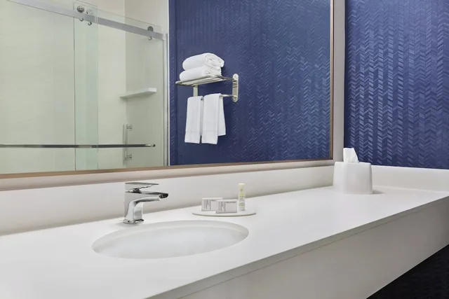 غرفة بسرير كوين، Fairfield Inn Tracy 2/4