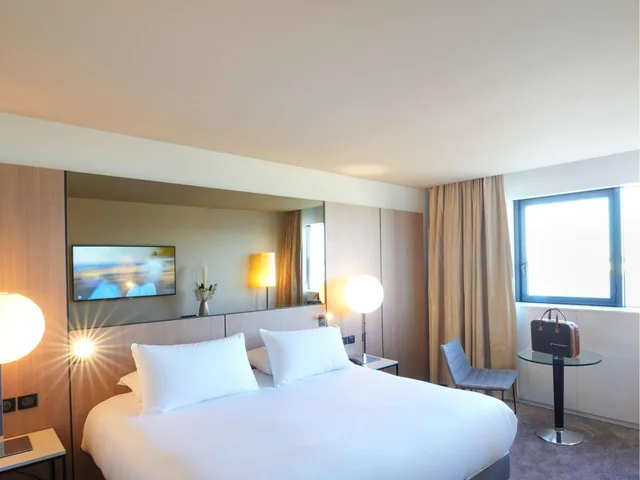 جناح جونيور بسرير كينج، Pullman Bordeaux Lac 1/10