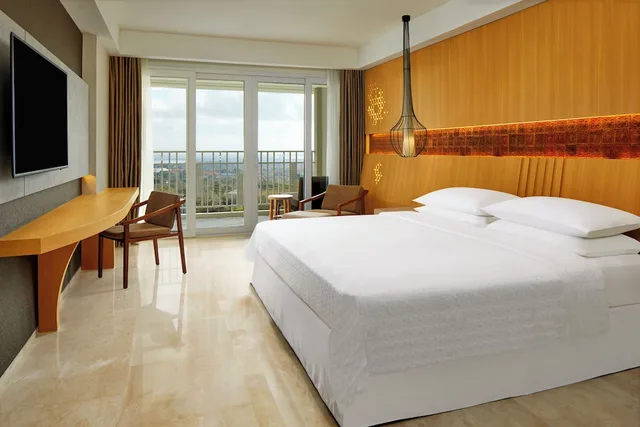 غرفة ديلوكس بسرير كينج بشرفة، Four Points By Sheraton Bali Ungasan 3/6