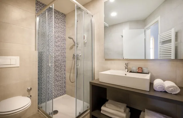 Room, Double Bed, Lateral Side Sea View, Balcony، Remisens Hotel Albatros-All inclusive 3/4