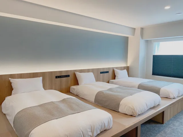 غرفة بسرير بطابقين وثلاثة أسرّة، The Tourist Hotel & Cafe Akihabara 1/2