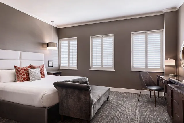 Room, King Bed, Accessible, Ambassador Hotel Oklahoma City Autograph Collection 2/4