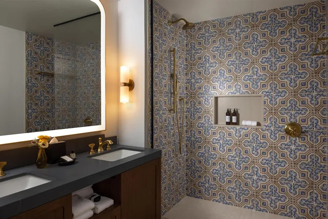 King Bed, 21 and Upper، Signia by Hilton La Cantera Resort & Spa 4/4