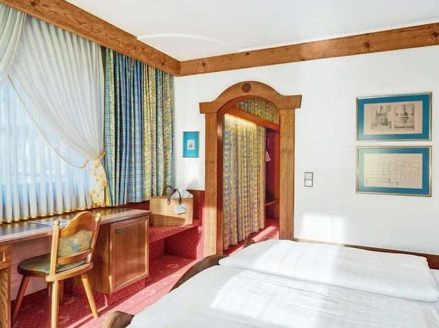 غرفة بسرير كوين، Genuss- und Vitalhotel Moisl 2/5