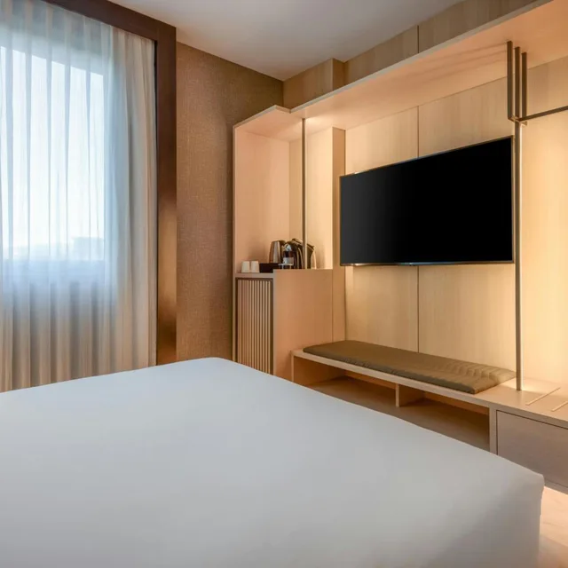 Guest Room, Standard, King Bed, Ac Hotel Firenze By Marriott 6/11