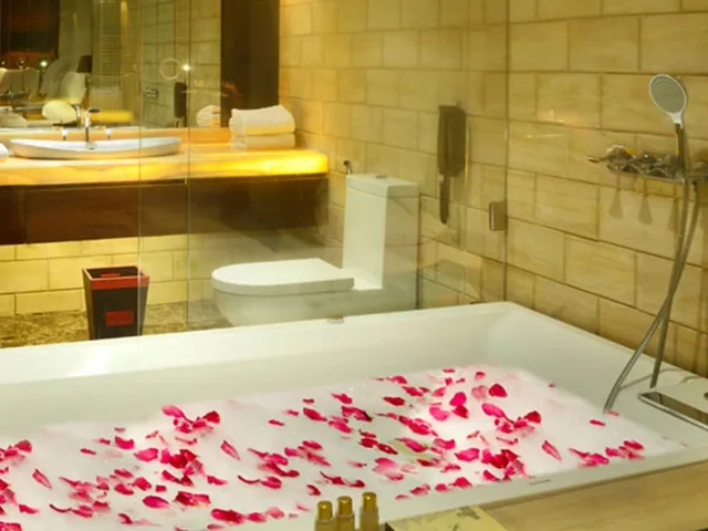 Adventure, Resort, King Bed، Della Resorts 3/3