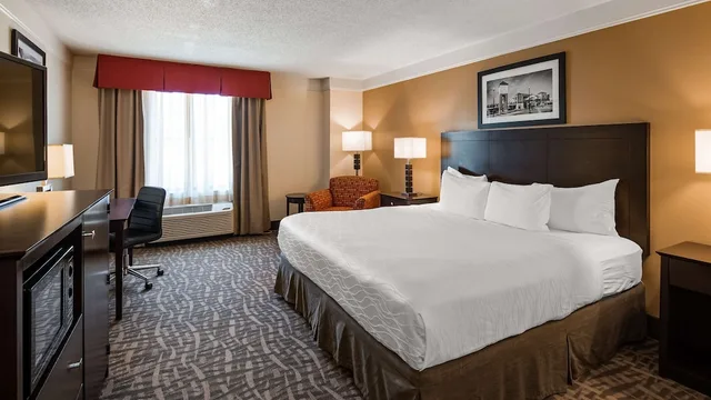 Suite, King Bed, Best Western Plus Peoria 4/6