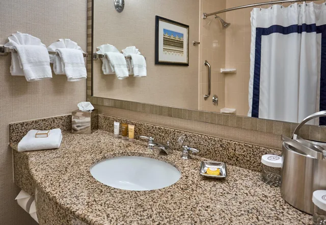 غرفة بسرير كينج، Hotel 24 South 5/6