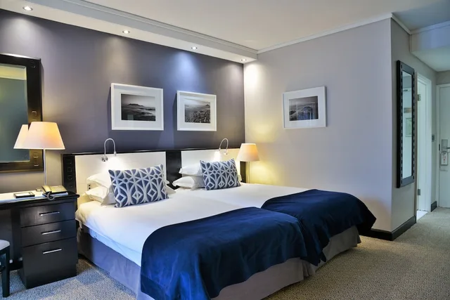 غرفة تنفيذية بسريرين منفصلين، The Commodore Hotel 4/8