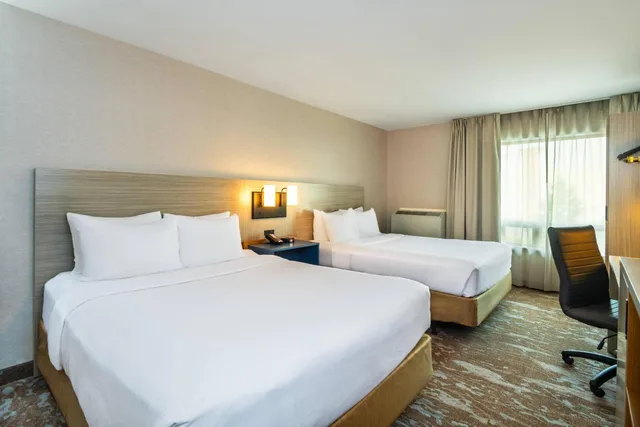 غرفة بسريرين مزدوجين في طابق مرتفع، Comfort Inn Kingston - Highway 401 9/9