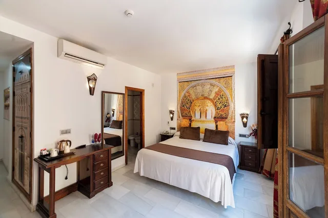 غرفة سوبيريور بسرير كوين بإطلالة على الجبل، Hotel Mezquita 5/10