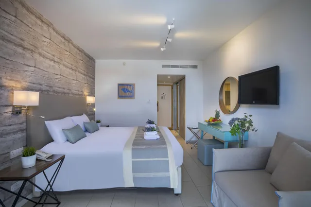 Standard, Leonardo Plaza Cypria Maris Beach Hotel And Spa - Adults Only 1/1