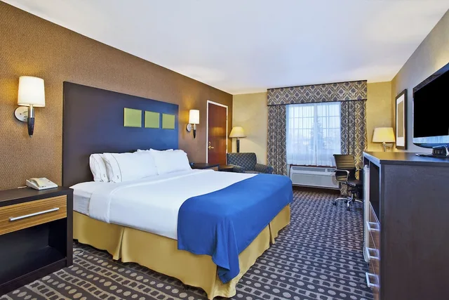 غرفة قياسية بسرير كينج لذوي الإعاقة، Holiday Inn Express Suites Wabash 1/3