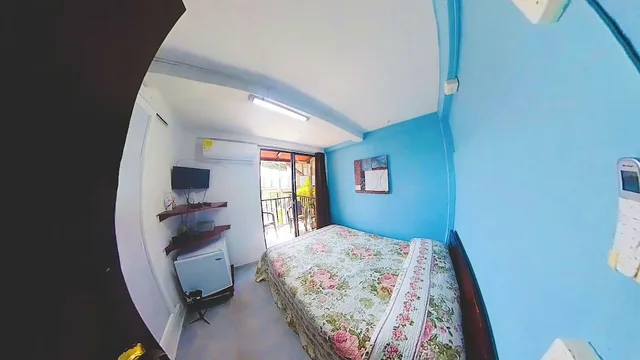 غرفة كومفورت بسرير مزدوج بإطلالة على الحديقة بشرفة، Posada Nativa Miss Trinie 4/7