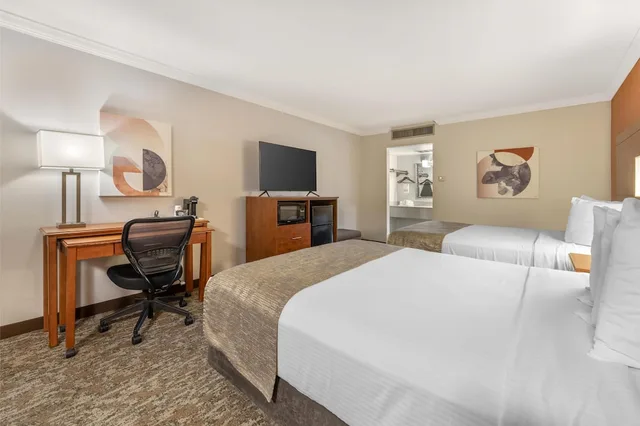 Standard, 2 Queen Beds, Accessible, Best Western Angus Inn 3/4
