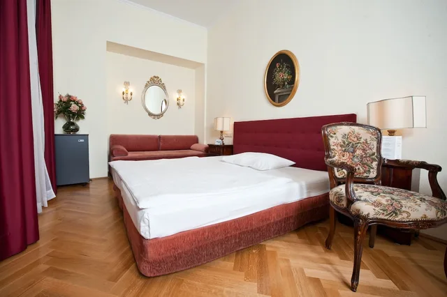 غرفة قياسية ثلاثية، Regina Hotel 3/10