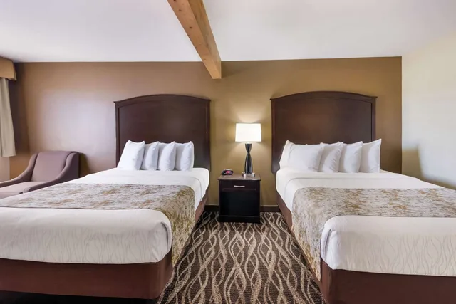 غرفة بسريرين كوين يُسمح فيها بالحيوانات الأليفة، Best Western Weston Inn 1/6
