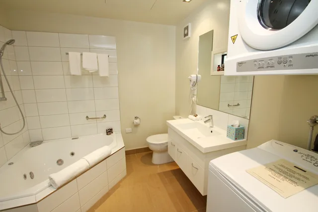 Spa, Executive, Studio, Apartment, King Bed، Delorenzo S Studio Apartments 6/8