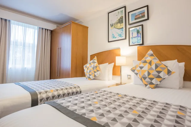 غرفة بسريرين منفصلين، Holiday Inn Manchester West 1/6