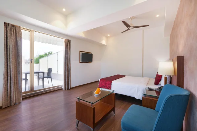 Suite, Double Bed, 7 APPLE HOTEL VIMANNAGAR, PUNE 2/3