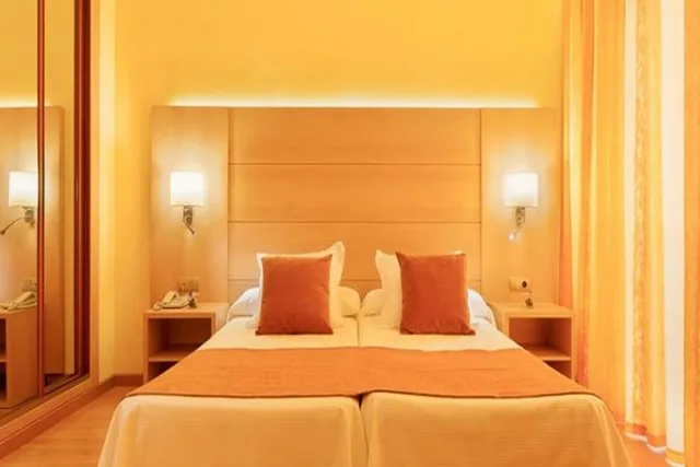 غرفة بسرير مزدوج بإطلالة على البحر، Hotel Pimar Spa 1/3