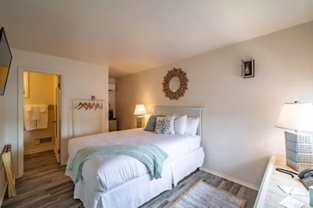 كوخ بسرير كوين، Ocean Glass Inn 5/9