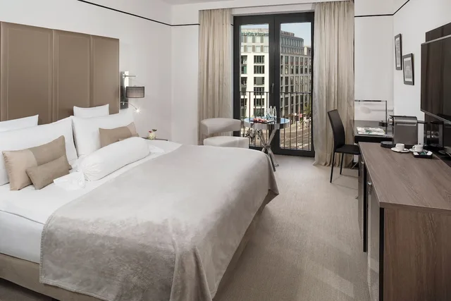 The Level, King Bed, Executive Lounge Access، Melia Berlin 1/4