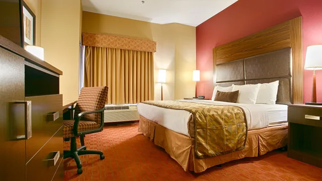 جناح بسرير كينج، Best Western Plus Woodland Hills Hotel Suites 1/6