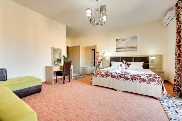 غرفة رباعية بسريرين منفصلين بشرفة مع أريكة، Hotel Montefila 3/4