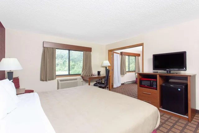جناح بسريرين، Americinn By Wyndham Burlington 2/2
